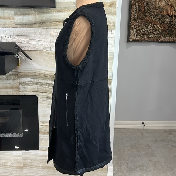 Atmosphere Full Front and Sise Pocket Zipper Long‎ Vest. Size 6(914) - Picture 5 of 15